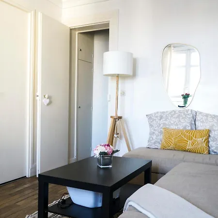Cozy Love Nest Near The Eifel Tower *