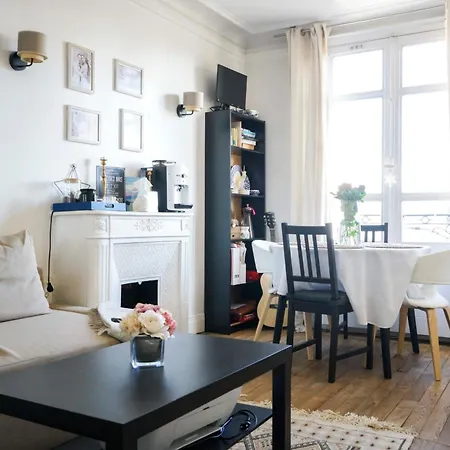 Cozy Love Nest Near The Eifel Tower Paris