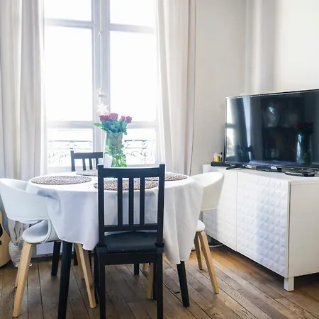 Cozy Love Nest Near The Eifel Tower Paris